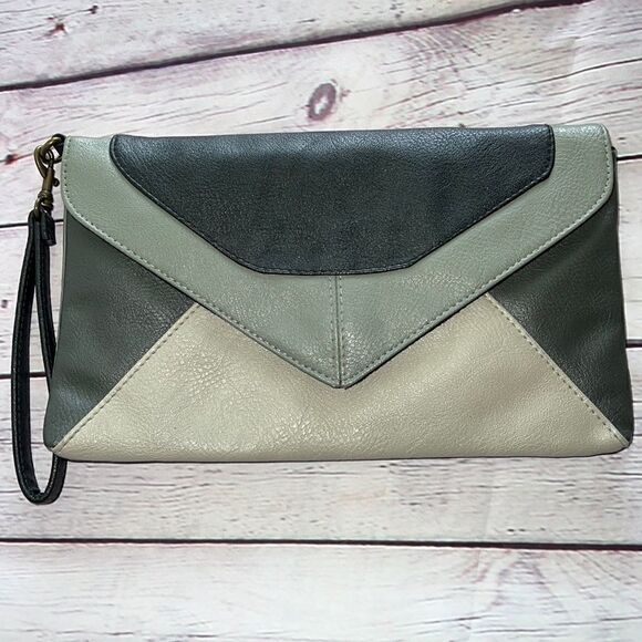 Wristlet    - Picture 1 of 5